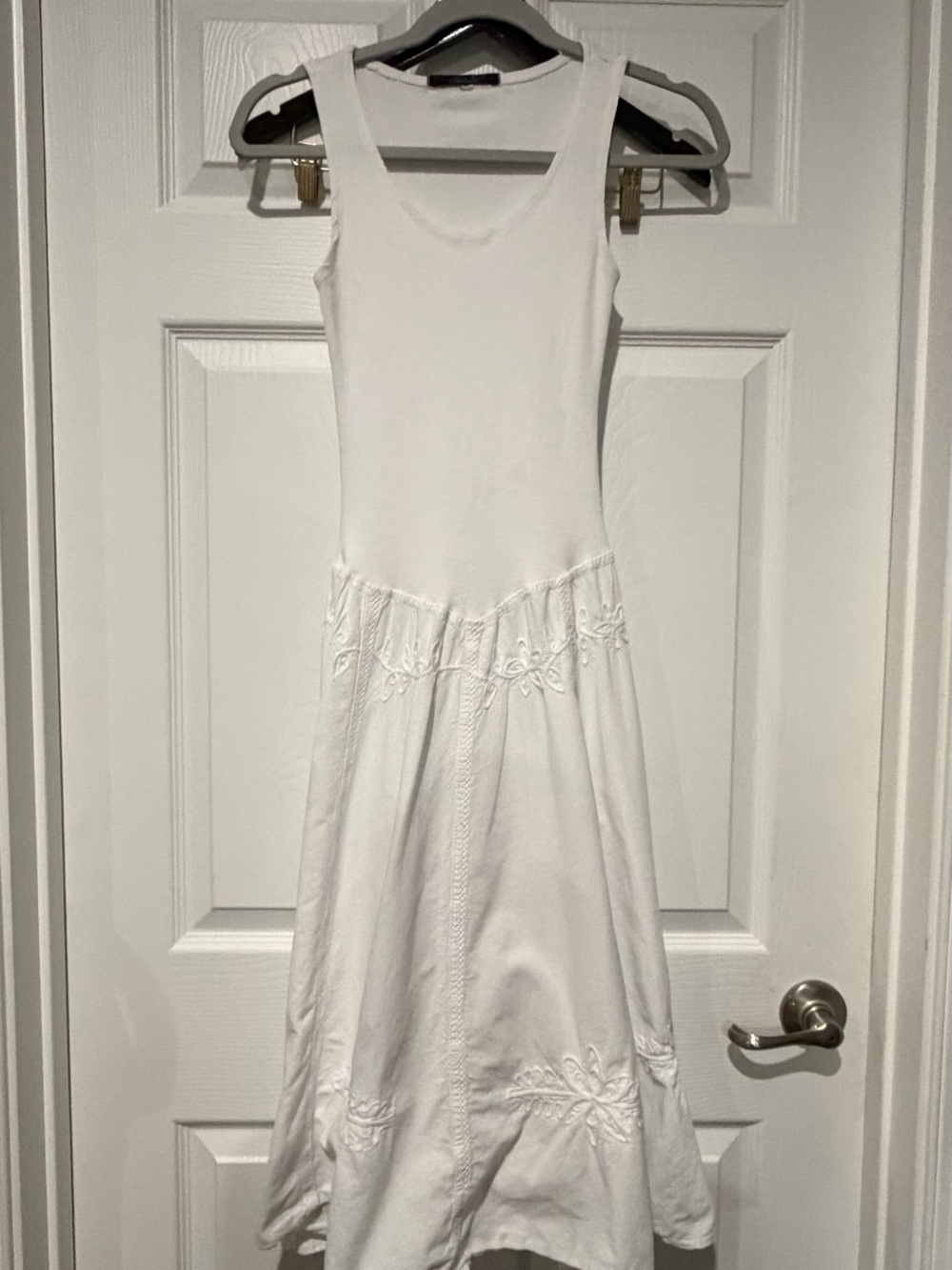 White Sleeveless Embroidered Casual Dress